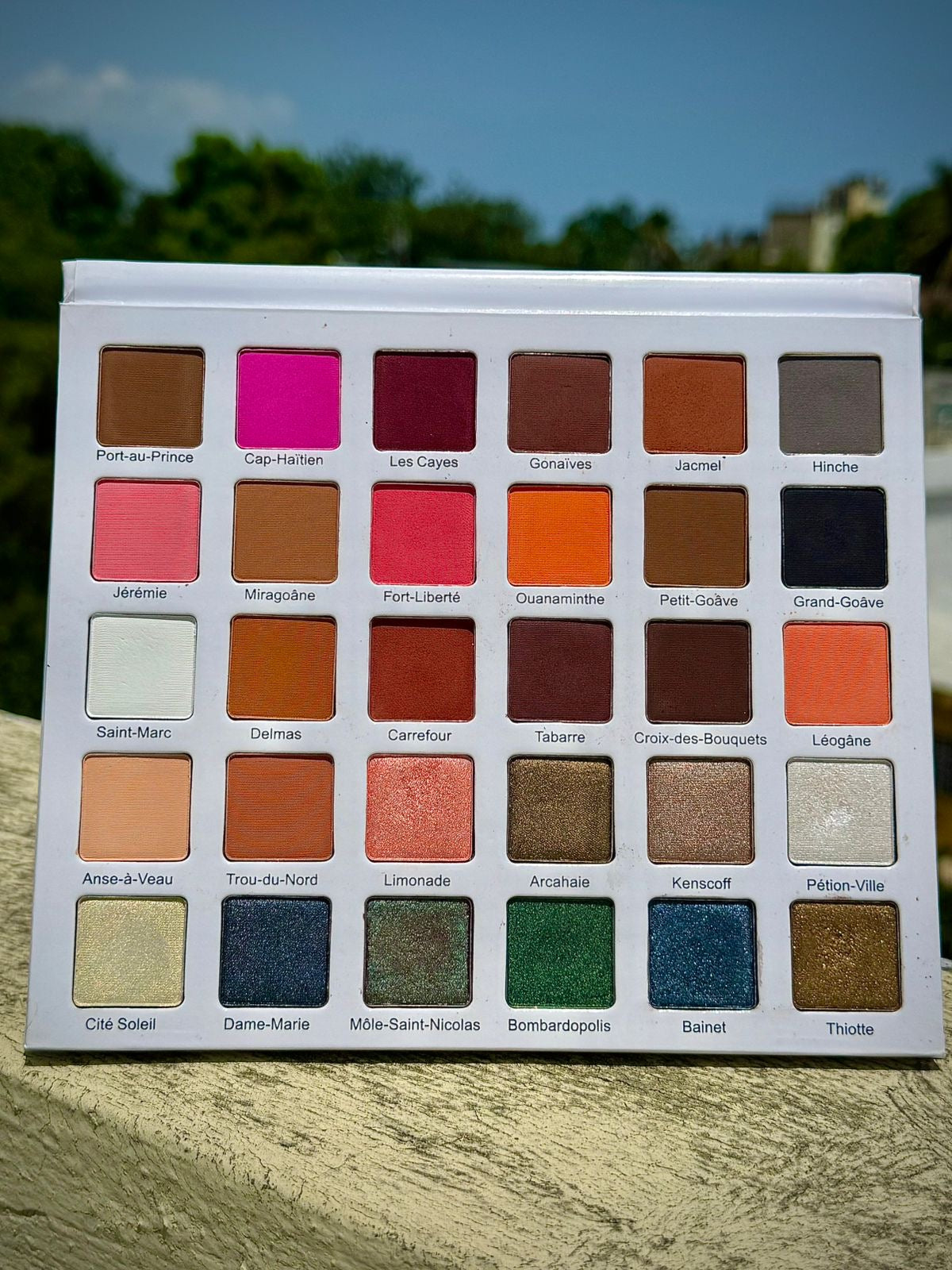 AYITI eyeshadow Palette